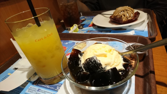 カフェのオレンジジュース珈琲ゼリー